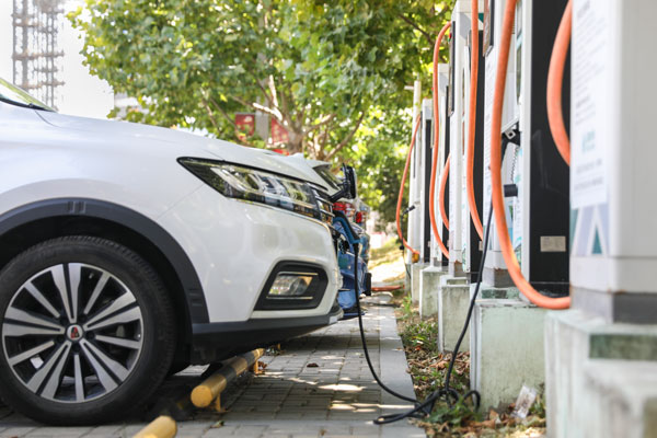 ¿Qué mantenimiento deben hacer los vehículos eléctricos?